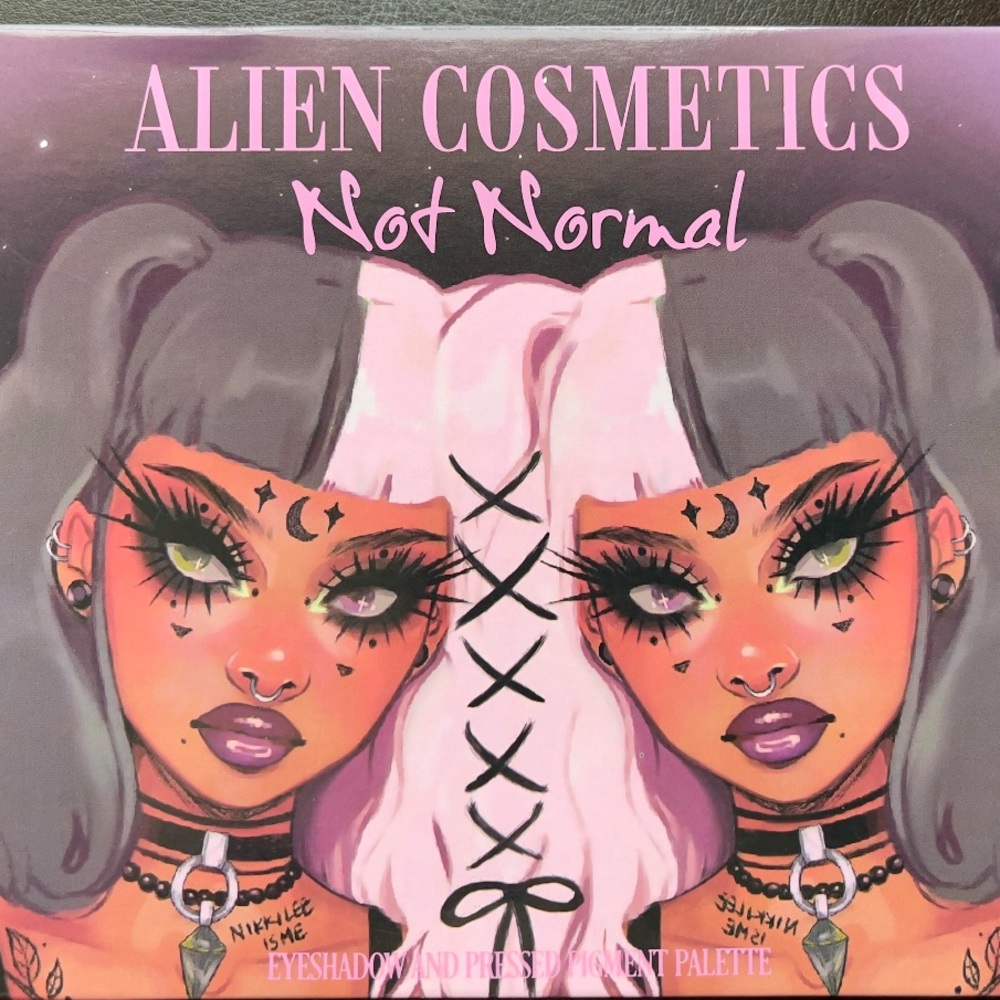 Alien Cosmetics✨Not Normal Eyeshadow Palette
